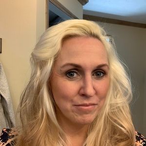 Meet your Posher, Carrie